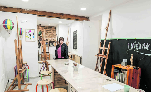 Ángela Coronel monta su estudio de fotografía y arte en el casco histórico de Molina con ayuda de ADR | NuevaAlcarria