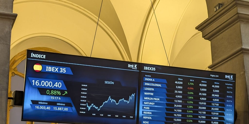 Las familias se suben al 'boom' bursátil con 25.000 millones más en fondos