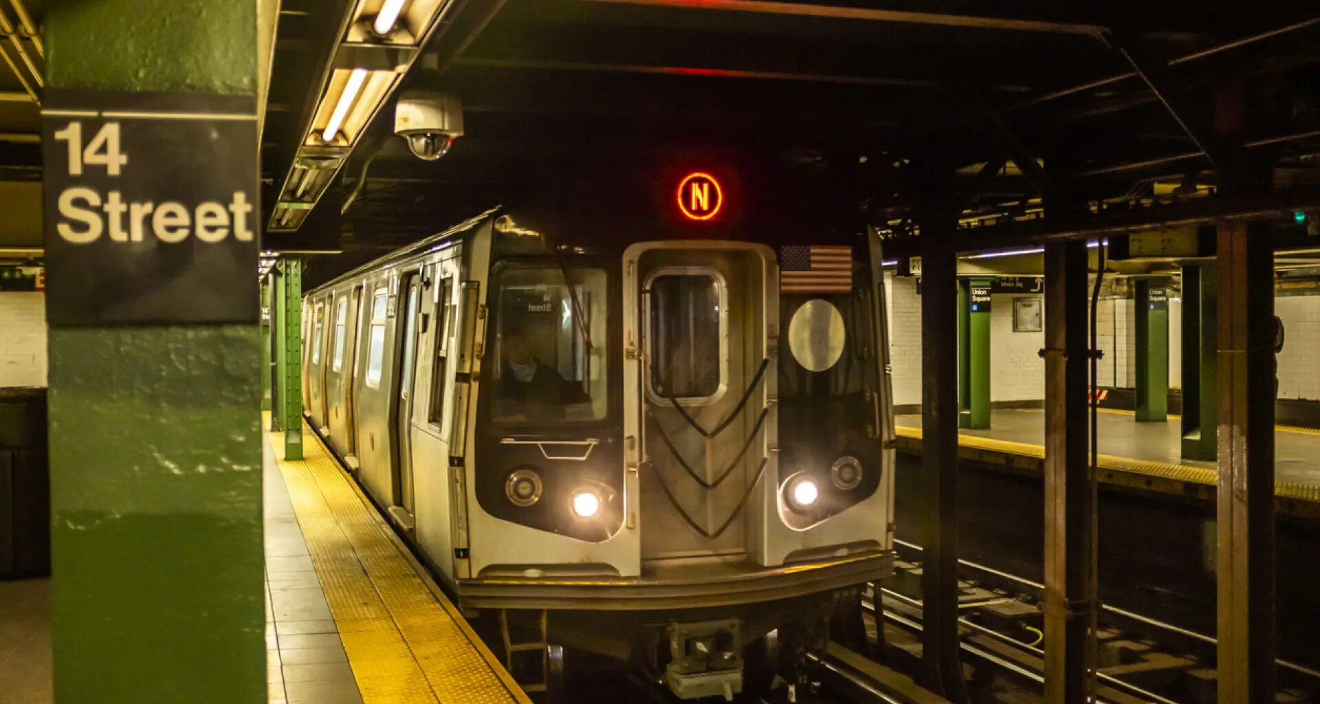 Abandonan a una bebé recién nacida en una estación del Metro de Nueva York