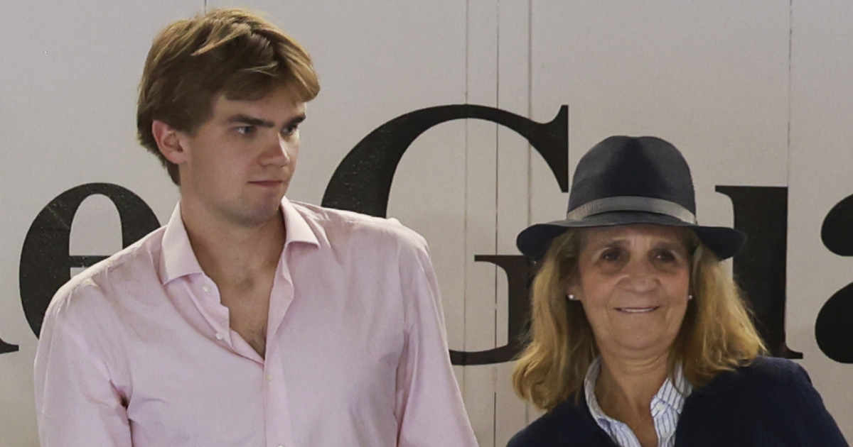 asistentes de excepción a un partido de balonmano tras ser convocado por la Selección