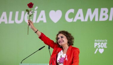 María Jesús Montero reivindica un sistema de salud en el que se acuesten en la misma habitación «el hijo del obrero y del empresario»