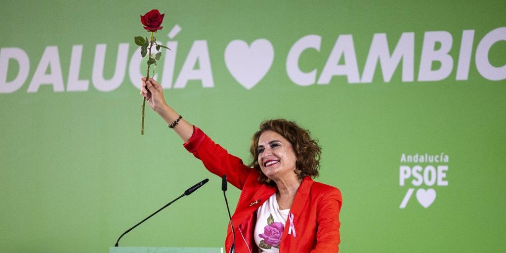 María Jesús Montero reivindica un sistema de salud en el que se acuesten en la misma habitación «el hijo del obrero y del empresario»