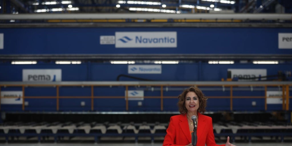 María Jesús Montero cuestiona la reacción de Juanma Moreno en los cribados fallidos de cáncer de mama: «Solo intenta caer bien»