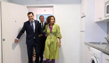 Juanma Moreno ve peligrar por primera vez la mayoría absoluta desde antes de la crisis de los cribados de cáncer de mama