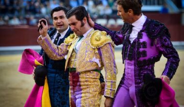 Morante se corta la coleta entre lágrimas