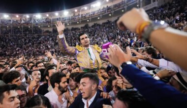 Morante de la Puebla se retira inesperadamente entre lágrimas y se corta la coleta en Las Ventas