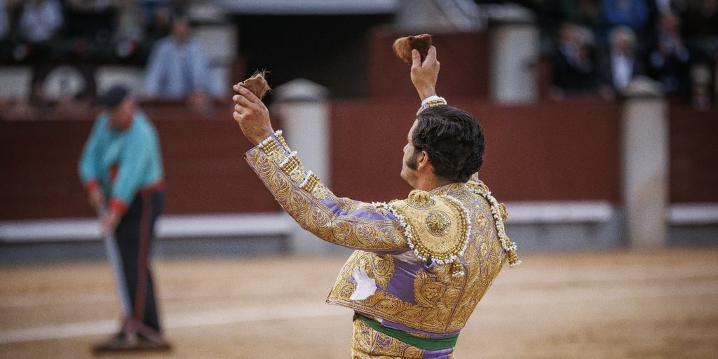 Fran, el alguacilillo que entregó las dos últimas orejas a Morante: «Volverá y habrá más»