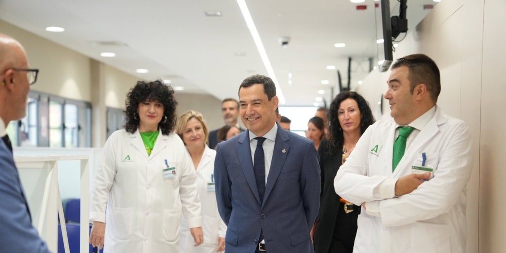 Juanma Moreno asume personalmente el mando en la crisis del cribado de cáncer de mama a mujeres en Andalucía
