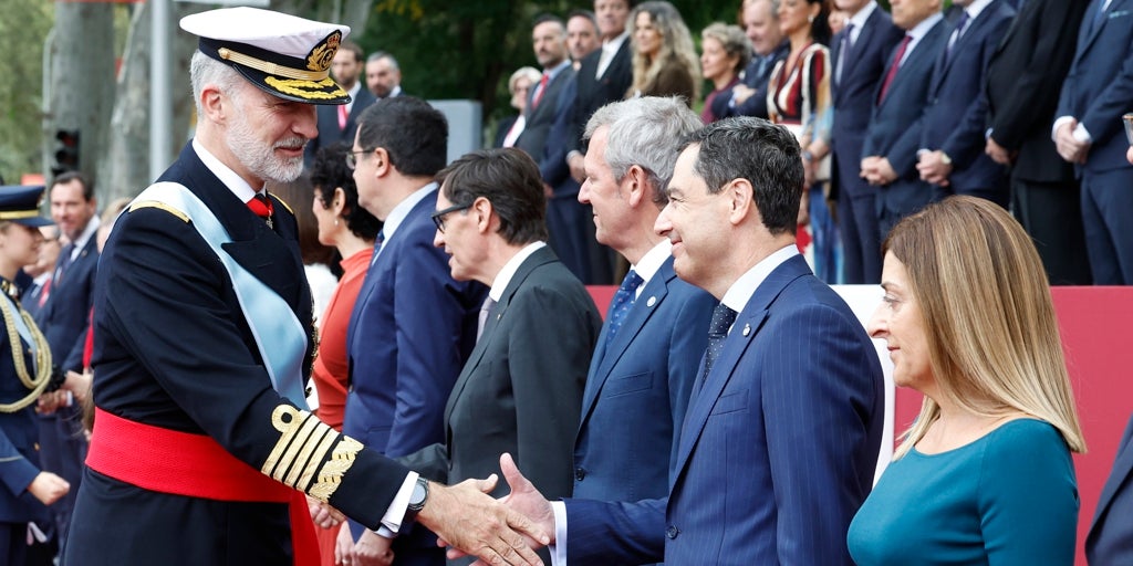 Juanma Moreno admite que la crisis del cáncer de mama le puede costar la mayoría absoluta en Andalucía