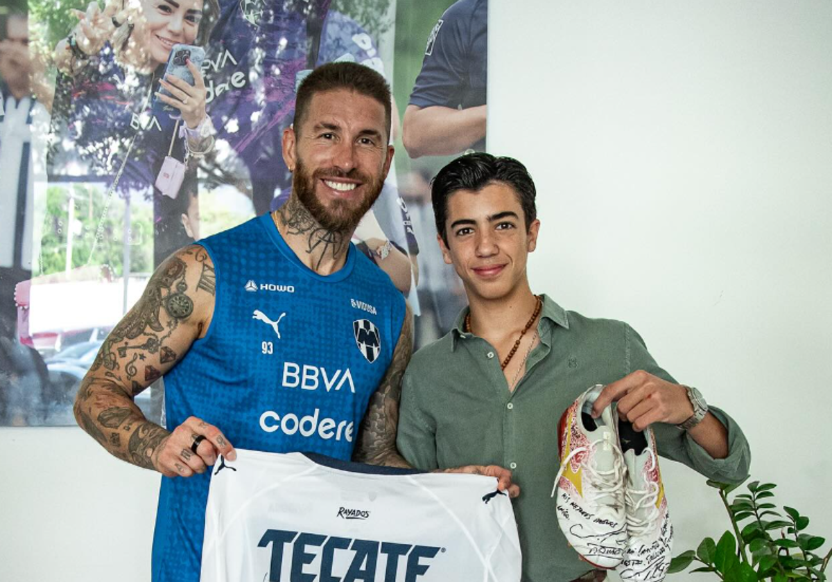 Marco Pérez disfruta del entrenamiento de Rayados invitado por Sergio Ramos