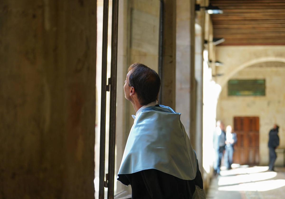 ¿Qué es lo que miraba Nadal con tanto interés?