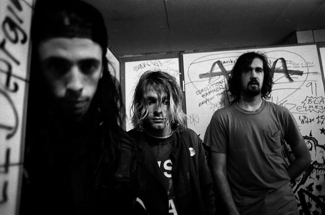 Los miembros de la banda Nirvana: Dave Grohl (izquierda), Kurt Cobain (centro) y Krist Novoselic (derecha) fotografiados en 1991.