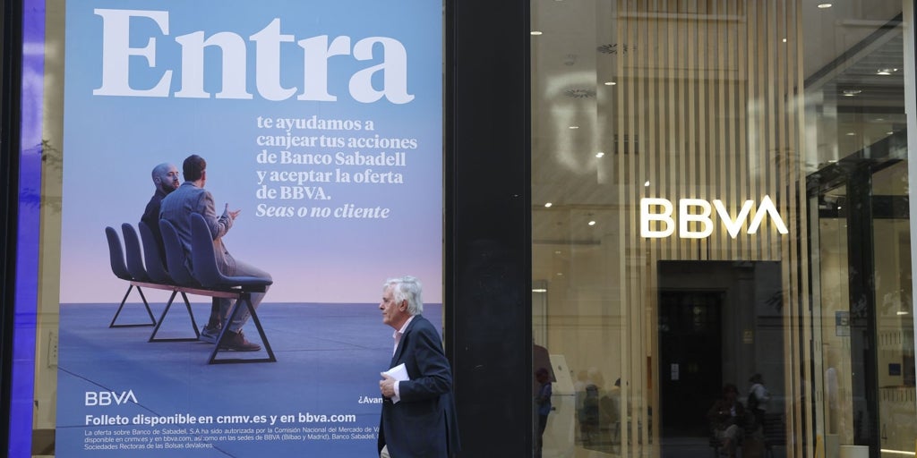 Los sindicatos revelan presiones a la plantilla en BBVA para ir a por los accionistas del Sabadell