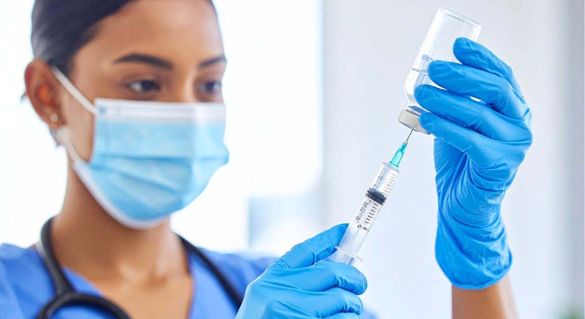 a partir de ahora, debes vacunarte frente a la gripe aviar si perteneces a estos grupos