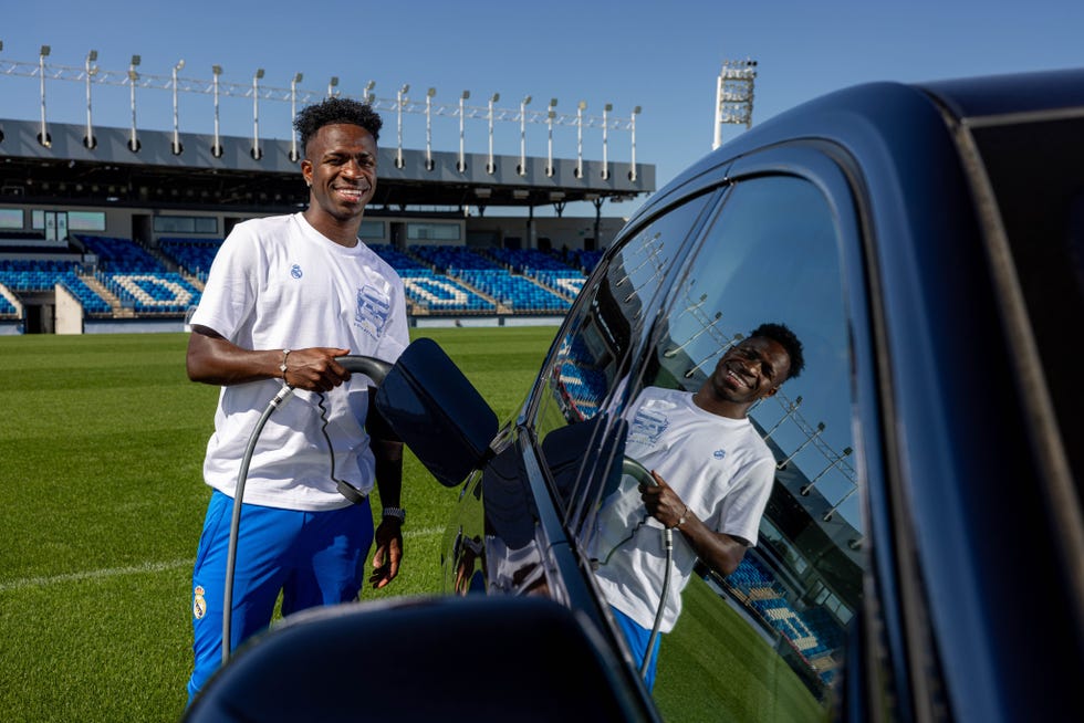 bmw i7 xdrive 60 real madrid