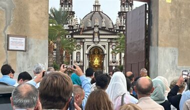 La extravagante jornada de ‘puertas abiertas’ en la secta del Palmar de Troya, en imágenes