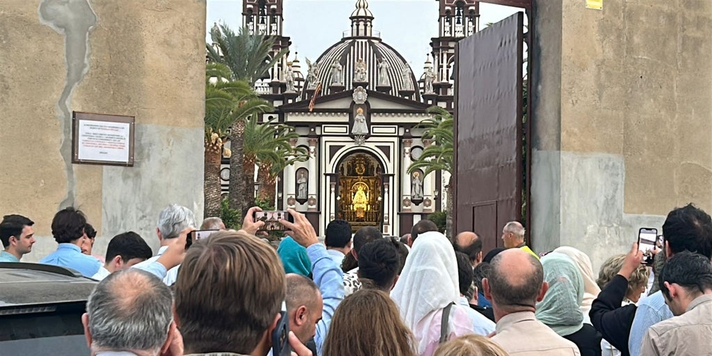 La extravagante jornada de ‘puertas abiertas’ en la secta del Palmar de Troya, en imágenes
