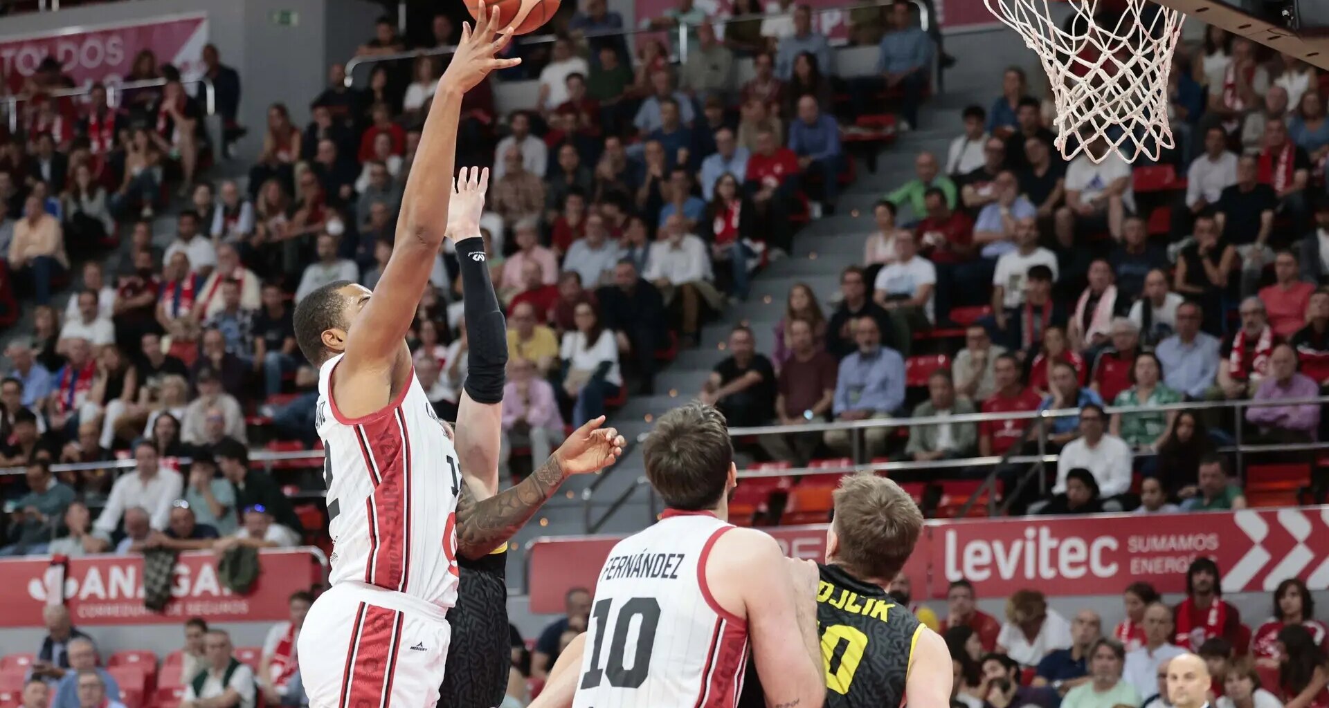 El Casademont Zaragoza, líder desde el primer día