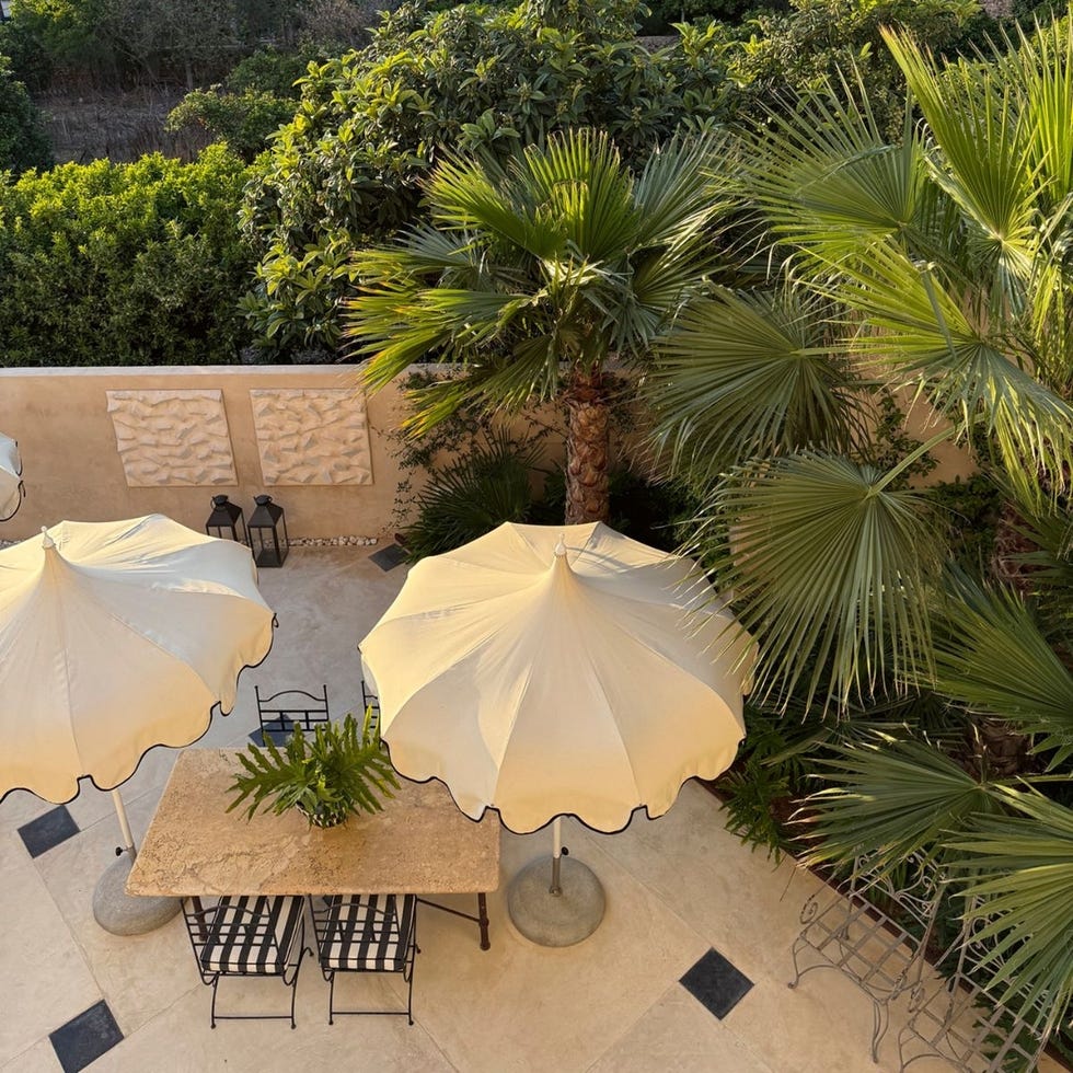 una casa antigua en mallorca reformada y decorada con muebles vintage