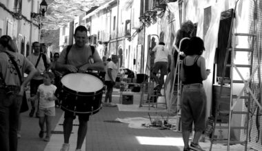 La Universidad de Barcelona incluye «Persianes amb Art» de Els Poblets en su programa de estudios de Bellas Artes