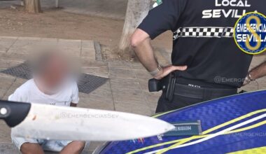 Arremete con un cuchillo contra la Policía Local cuando iba a ser detenido en Bellavista al paso de la romería de Valme