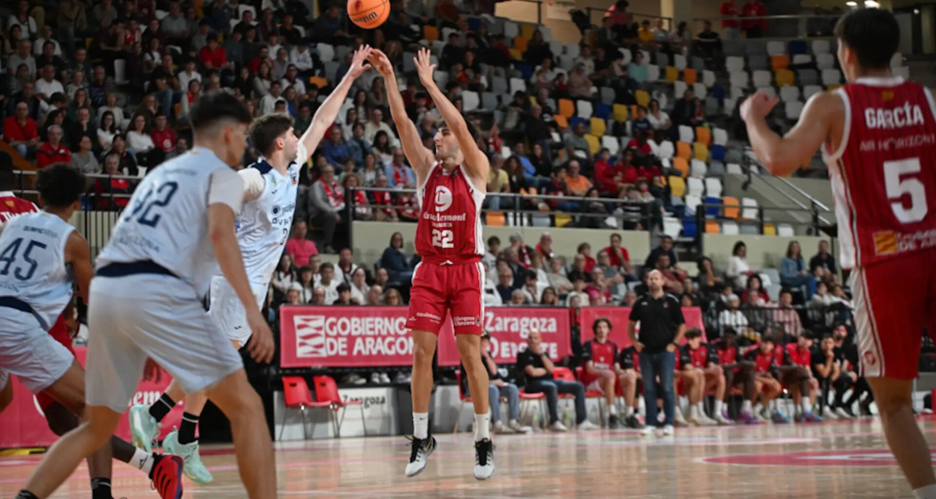 El Casademont Zaragoza, con el 'fichaje' de Langarita, arrolla al Joventut en su debut en la Liga U-22