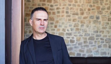 "La casa tiene una distribución pensada para que fluya la luz natural"