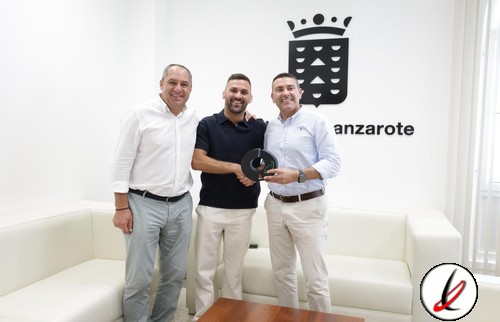 El Cabildo de Lanzarote recibe a Hecher Sosa tras conseguir contrato con la UFC