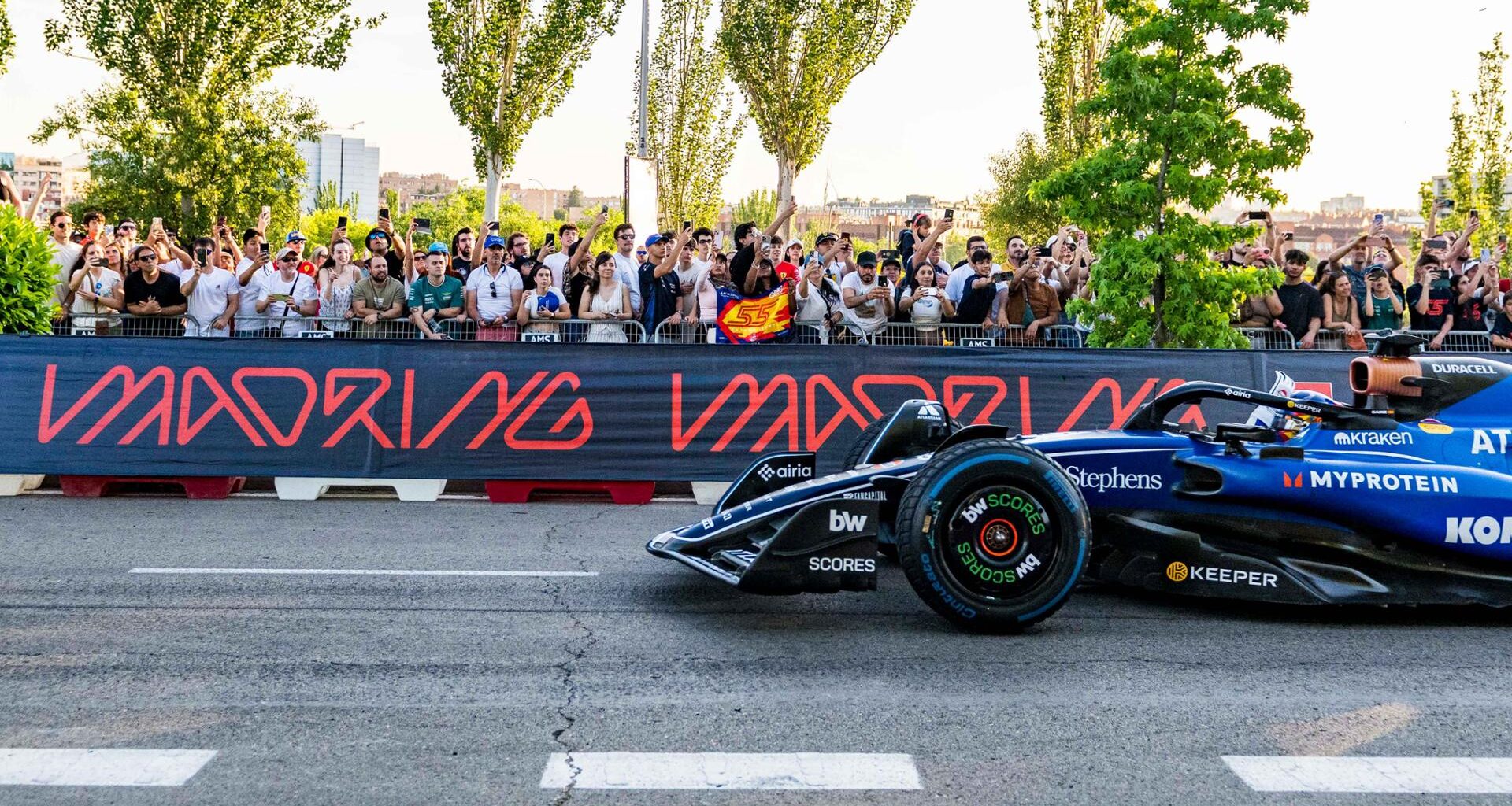 ¡Descubre las cifras del éxito del RoadShow de MADRING, con Carlos Sainz!