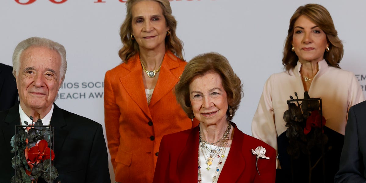 La reina Sofía y la infanta Elena derrochan elegancia con sus looks de entretiempo
