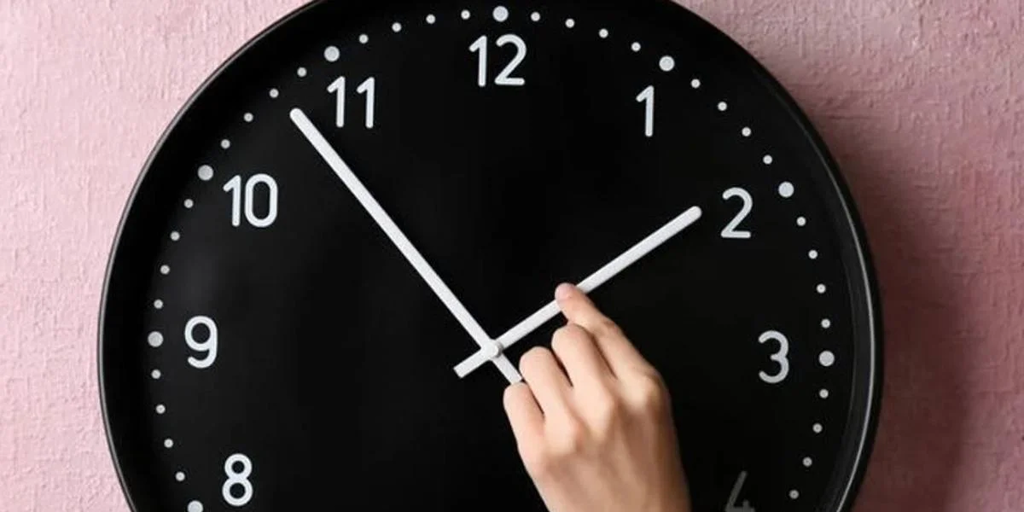 cuándo se cambia el reloj para entrar al horario de invierno