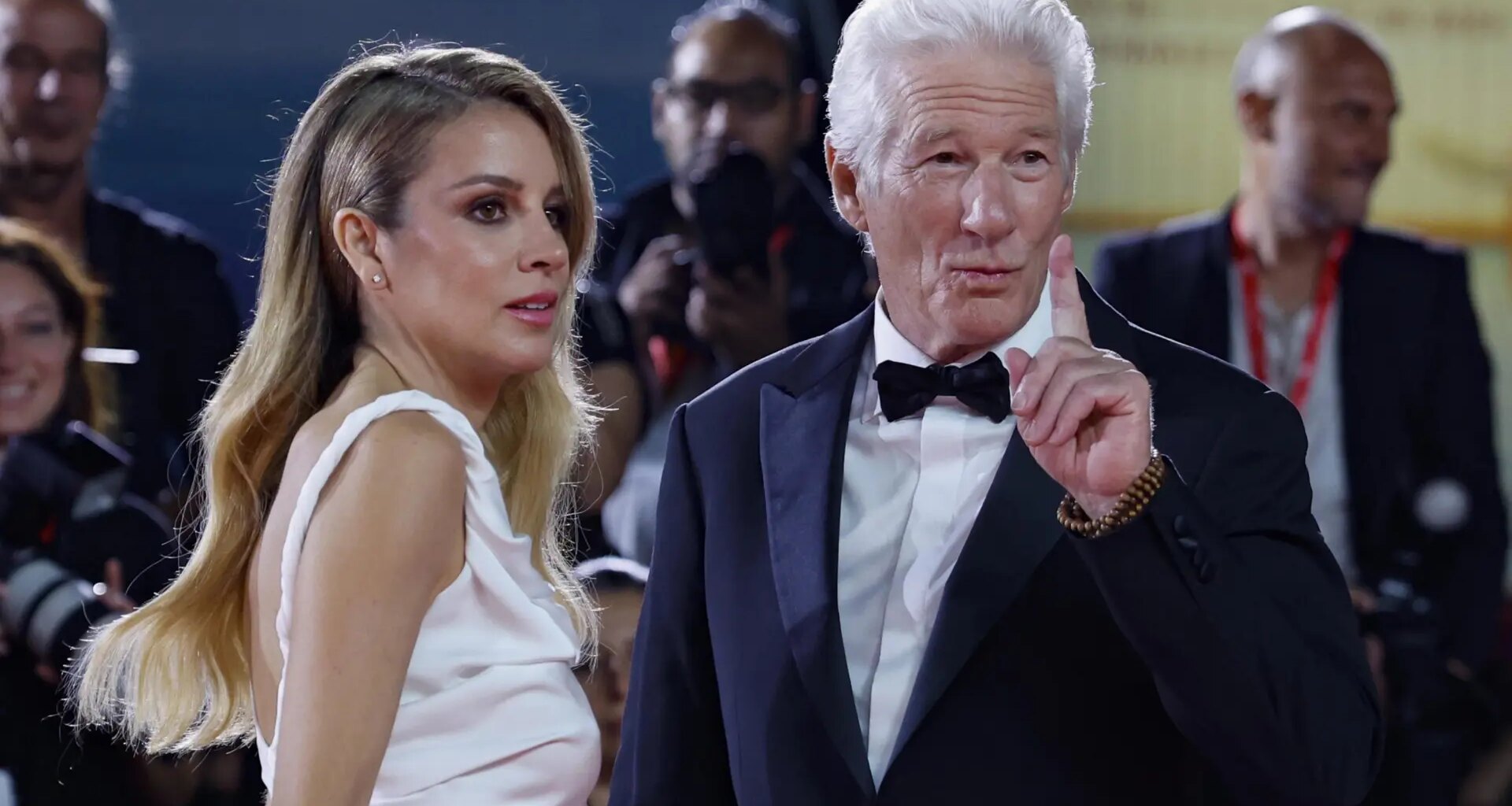 Richard Gere y Alejandra Silva ponen fin a su estancia en España