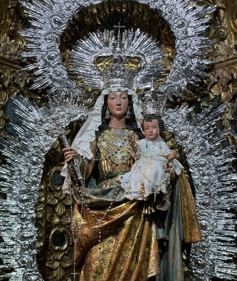 La Virgen del Rosario de la hermandad de la Corona, una obra de Manuel Pereira