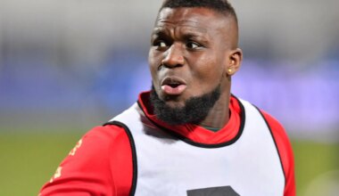 Royston Drenthe, ingresado en el hospital tras sufrir un derrame cerebral