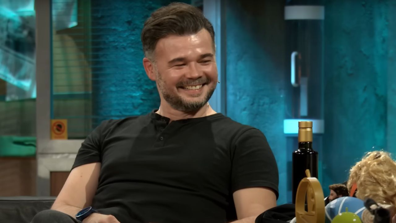 Gabriel Rufián, sobre su baile con Ester Expósito: «Le comenté lo valiente que era en cuanto a su significación» - La Voz de Galicia