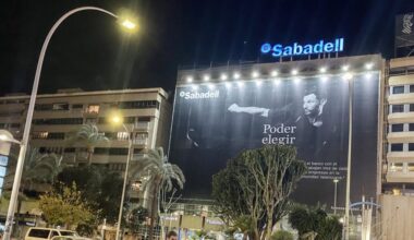 El rechazo entre los pequeños accionistas del Sabadell complica el éxito de la opa de BBVA