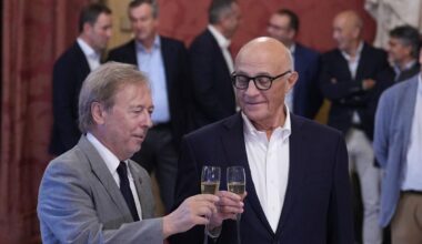 El fiasco de la opa de BBVA a Sabadell pone en alerta al sector bancario en España