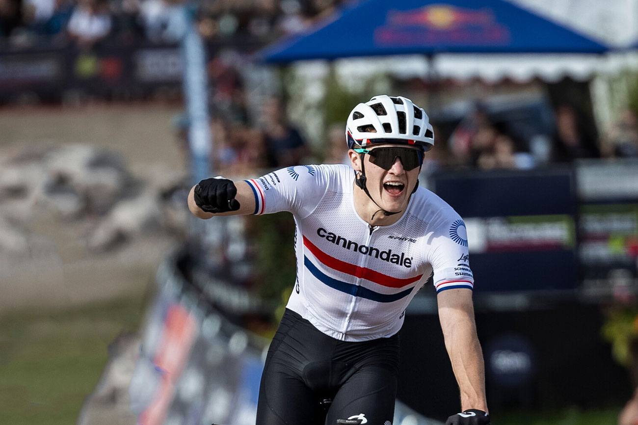 Charlie Aldridge bate a Vidaurre con un potente final de carrera en Mont-Sainte-Anne - ESMTB.com