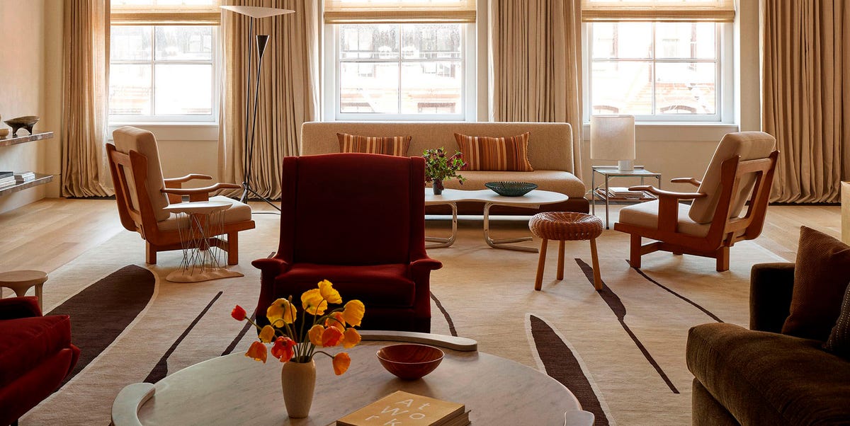 Una preciosa casa de 380 metros en una vieja fábrica de corsés transformada en un loft elegante decorado con muebles vintage y a medida