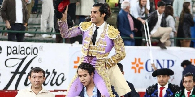 Toros en la Nuevo Progreso: Diego San Román se consagra en la tradicional “Corrida de las Luces”