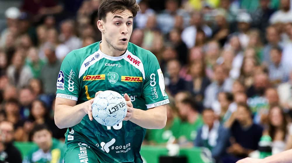 Matej Klima y el equipo de balonmano del SC DHfK Leipzig no tuvieron ninguna oportunidad en su partido en casa de la Bundesliga contra el SG Flensburg-Handewitt.  / Foto: Jan Woitas/dpa
