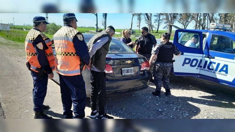 Peaje en Devoto: policías de la Caminera capturan a tres peligrosos delincuentes - Radiocanal