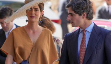 Sofía Palazuelo espectacular como invitada en la boda de su hermano en Cáceres