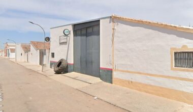 Muere un hombre al reventar una rueda en un taller en Los Palacios