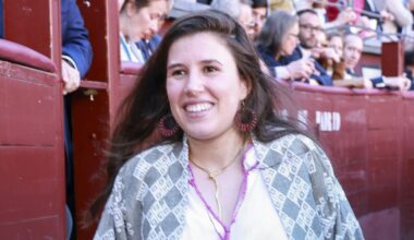 Teresa Urquijo y José Luis Martínez -Almeida sorprenden combinando sus chaquetas de la firma española preferida por las pijas madrileñas