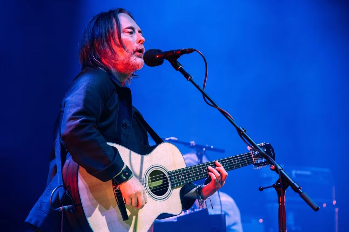 Thom Yorke, con la agrupación The Smile, durante un concierto en Londres, Reino Unido, el 10 de marzo de 2024.