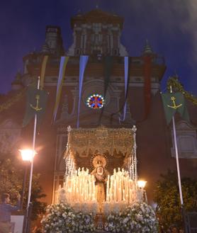 Imagen secundaria 2 - Imágenes del traslado de la Esperanza de Triana a la Catedral