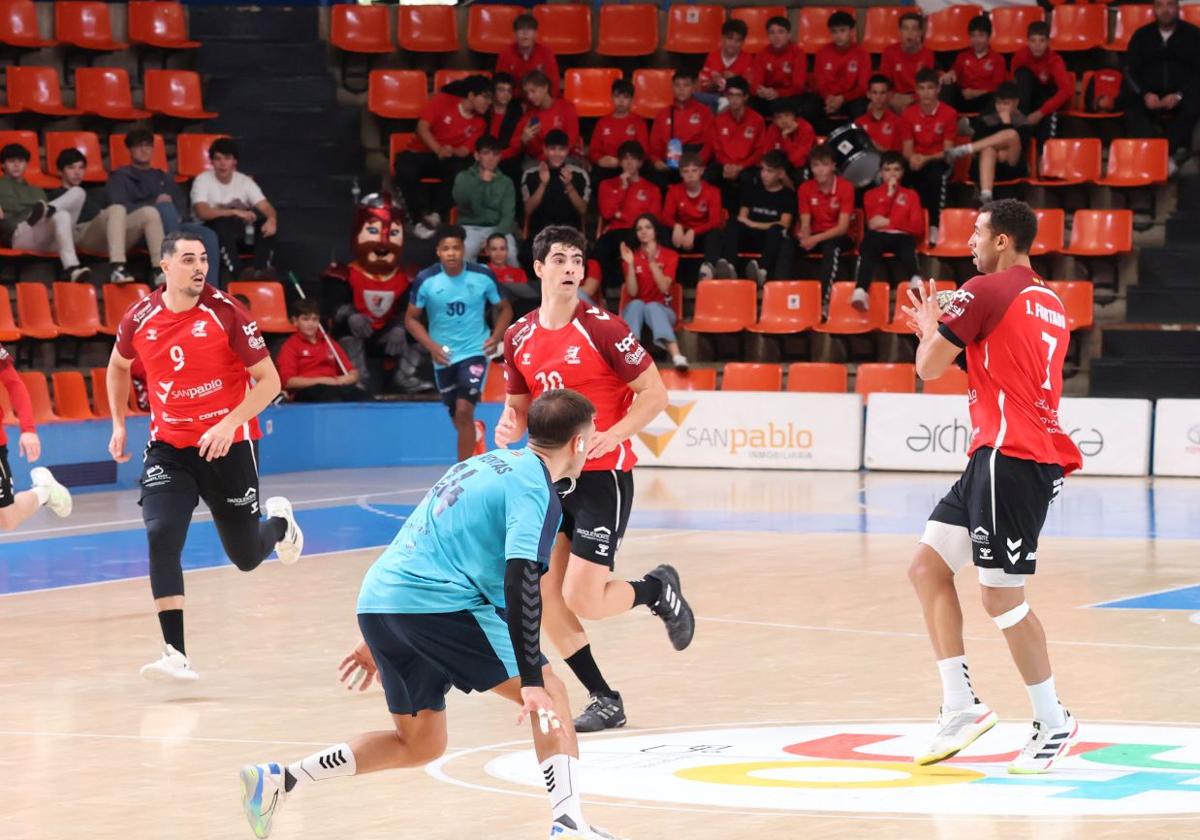 El UBU San Pablo, con la miel en los labios en Pamplona