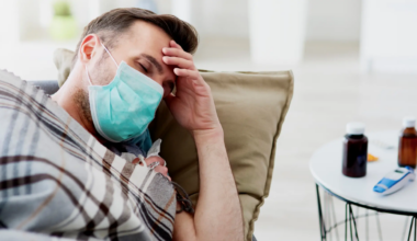 El síntoma de la nueva variante de covid 'Stratus' que se diferencia de una gripe común