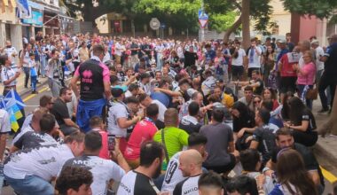 La afición de Unionistas tiñe Tenerife de blanco y negro